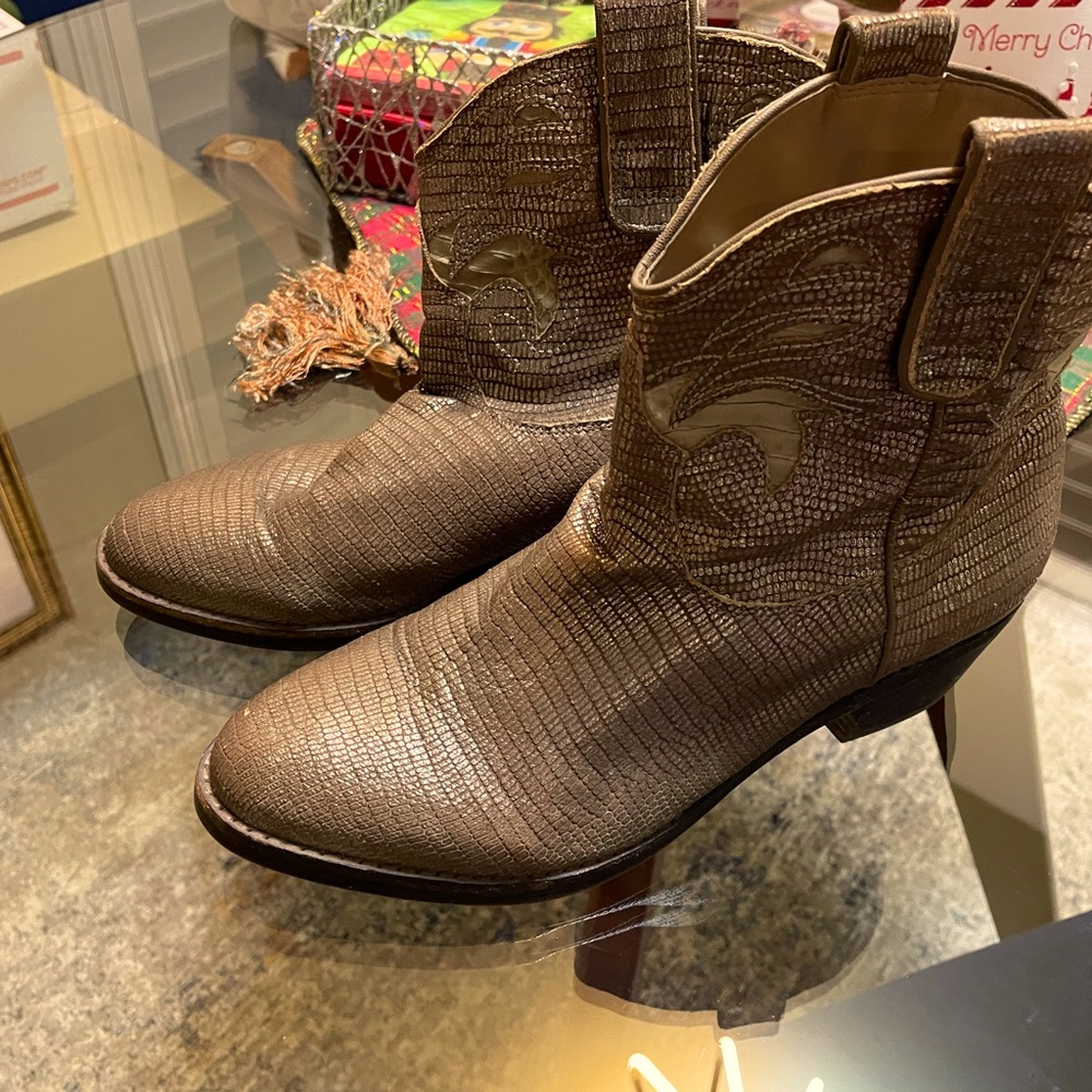 Sam Edelman Brown Textured Leather Heeled Western Ankle Boots